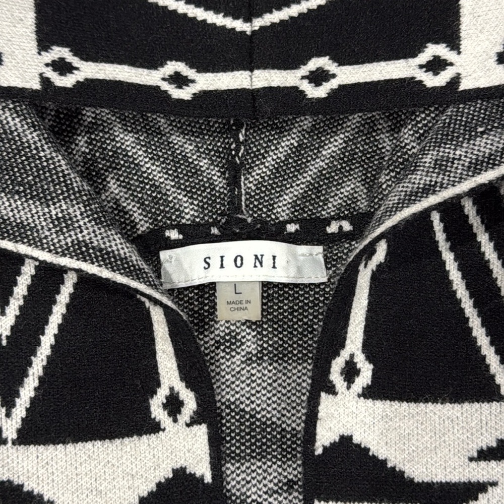 Sioni Geometric Black and White Knit Hooded Sweater - Large - Picture 6 of 11